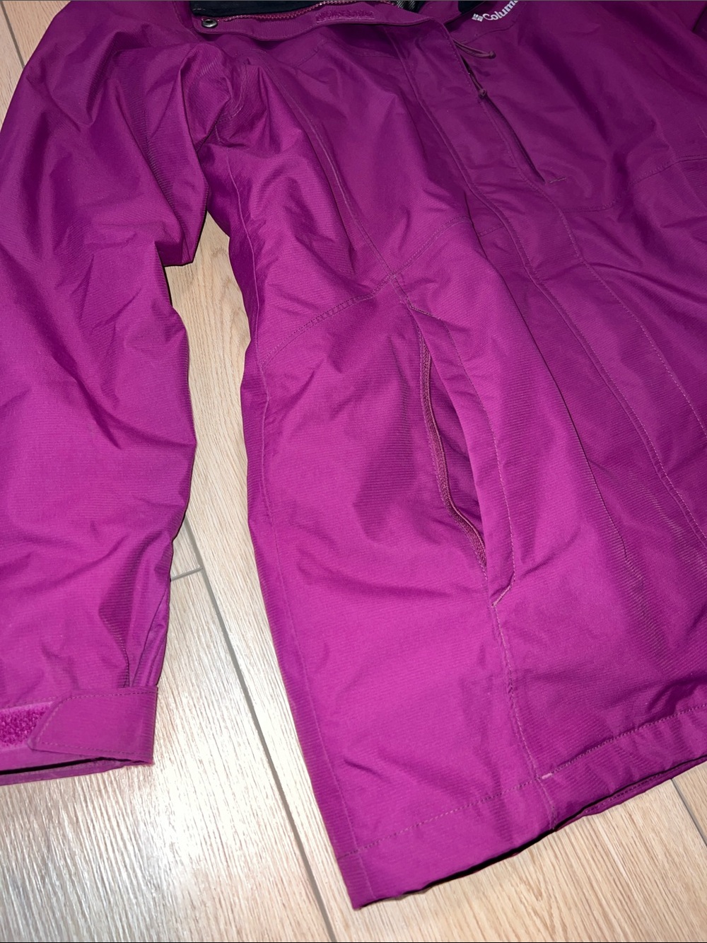 Columbia Women's Magenta Hooded Waterproof Ski Jacket - Picture 4 of 13